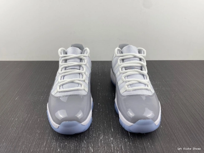 1st Kicks Cement AV2187-140 Air Jordan Low Grey 11 0806